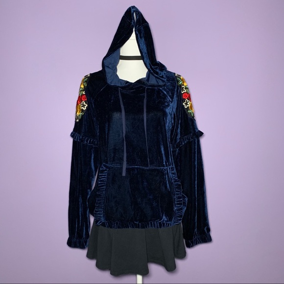 SEE NEW LISTING - NWT Velvet Embroidered Pullover Sweatshirt - Picture 4 of 9